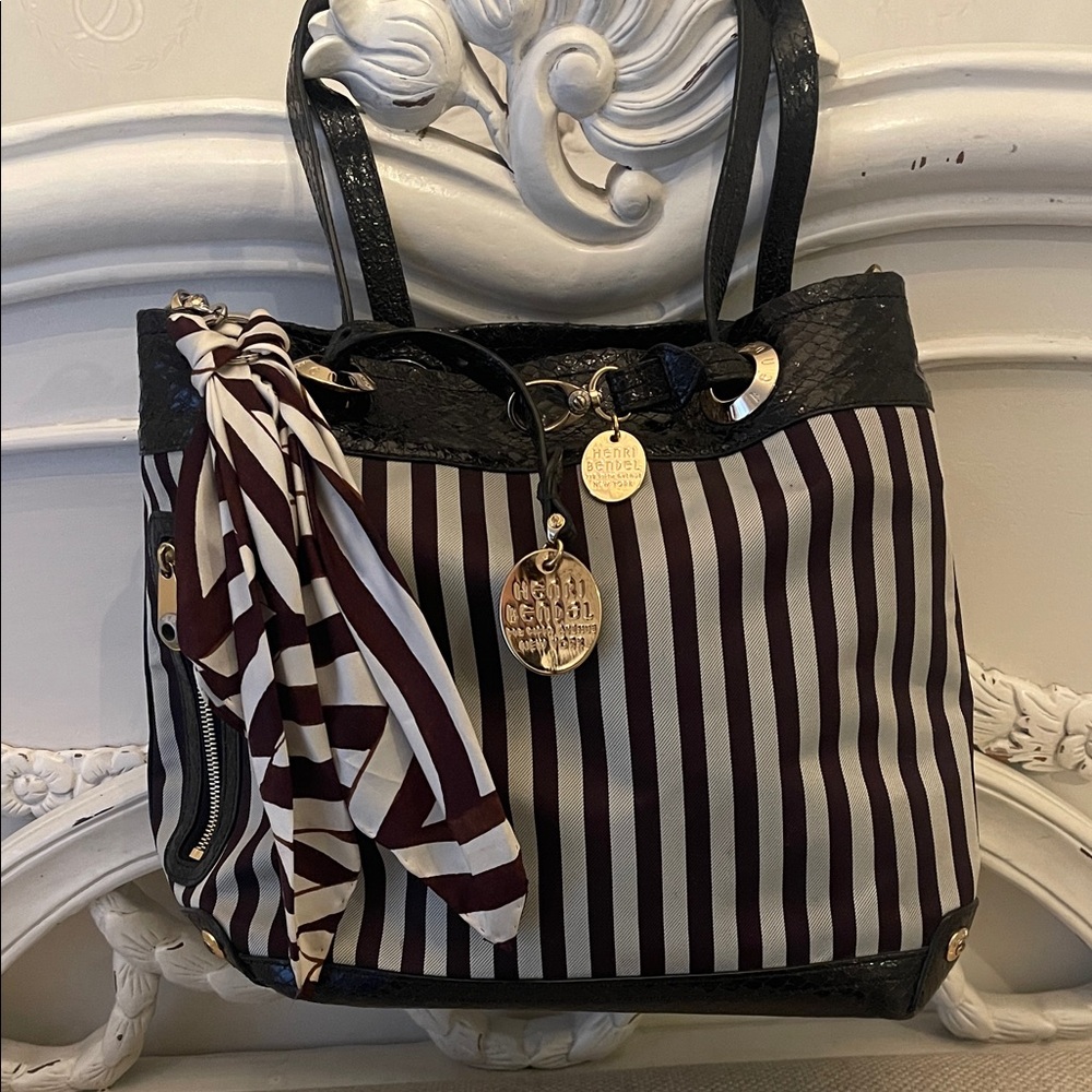 Elegant Striped Tote Bag in Black and Brown - Picture 3 of 11